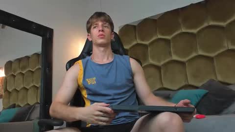 Romeo Ricci online show from February 1, 2:43 am