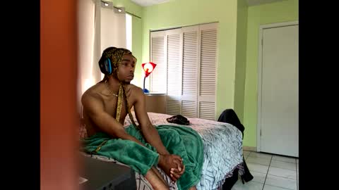 Snapshot of romeotyn chatting on March 1, 3:16 pm romeotyn online show from March 1, 3:16 pm