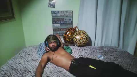 Snapshot of romeotyn chatting on September 18, 4:25 am romeotyn online show from September 18, 4:25 am