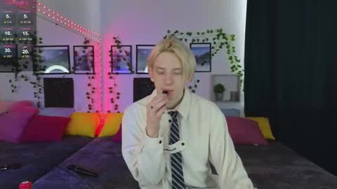 Snapshot of ron_vilsx chatting on March 5, 8:00 am ron vilsx online show from March 5, 8:00 am