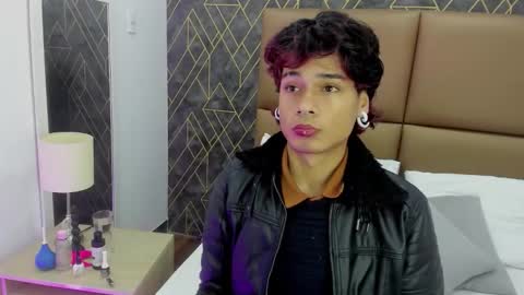 RONALD  online show from November 3, 2:19 pm