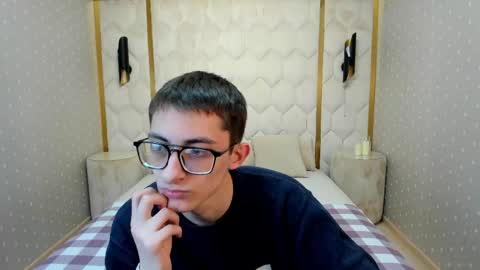 ronbevs online show from May 13, 7:33 pm
