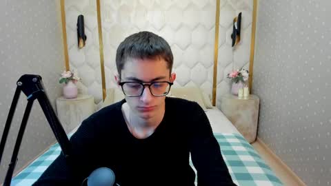 ronbevs online show from May 6, 8:09 pm