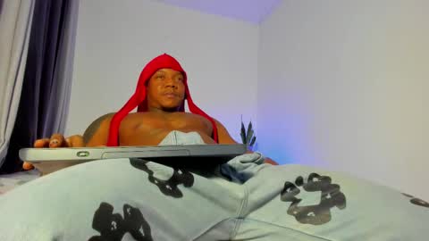 Snapshot of ronnie_777 chatting on September 25, 5:50 am Ronnie 777 online show from September 25, 5:50 am