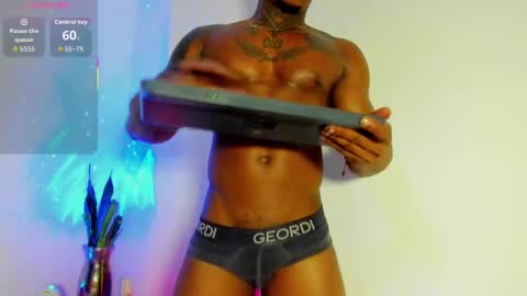 Snapshot of ronnie_777 chatting on September 27, 10:40 pm Ronnie 777 online show from September 27, 10:40 pm