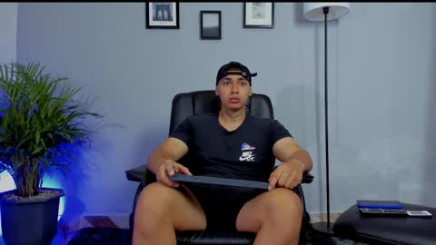 RonnieCanford online show from February 3, 2:20 am