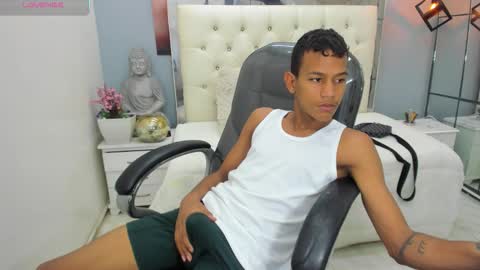 Snapshot of rory_castro chatting on September 21, 11:27 pm RORY CASTRO online show from September 21, 11:27 pm