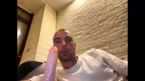 Snapshot of rotteei1 chatting on October 7, 4:33 pm rotteei1 online show from October 7, 4:33 pm