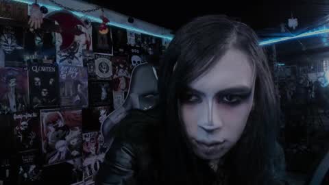 Snapshot of rotten_dreams chatting on October 9, 11:31 pm rot online show from October 9, 11:31 pm