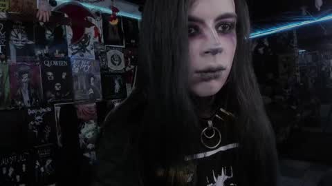 Snapshot of rotten_dreams chatting on September 25, 11:57 pm rot online show from September 25, 11:57 pm
