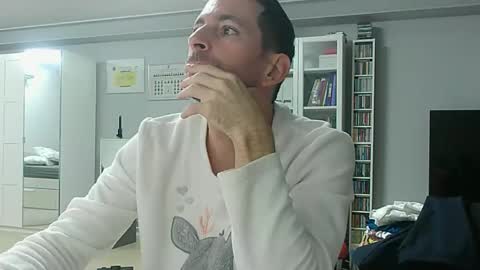 Snapshot of roubarixx chatting on October 20, 8:07 am roubarixx online show from October 20, 8:07 am