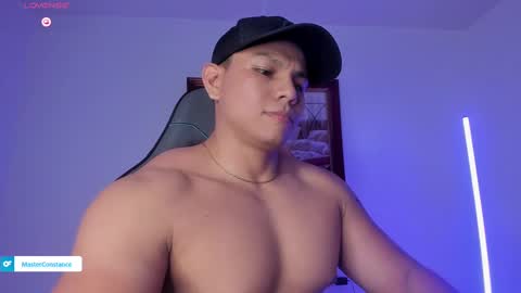 Snapshot of roy__constance chatting on September 17, 3:29 am Roy Constance online show from September 17, 3:29 am