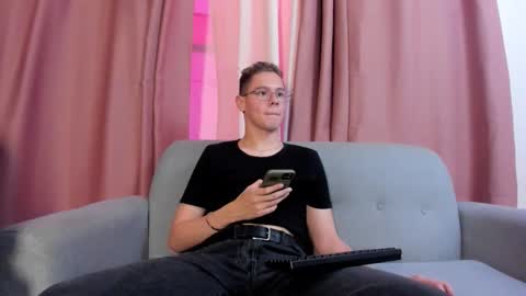 Snapshot of royal_fantasy2 chatting on September 27, 8:39 pm Kairo online show from September 27, 8:39 pm