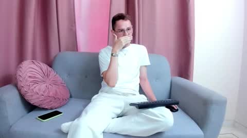 Snapshot of royal_fantasy2 chatting on October 10, 7:51 pm Kairo online show from October 10, 7:51 pm