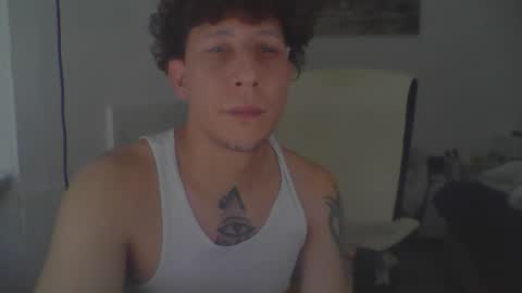 royalpapi12 online show from April 17, 8:39 am