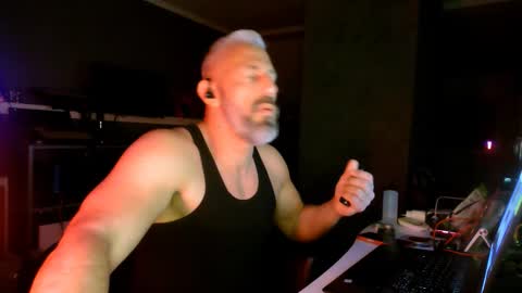 Chico que rico Caliente online show from March 12, 9:06 am