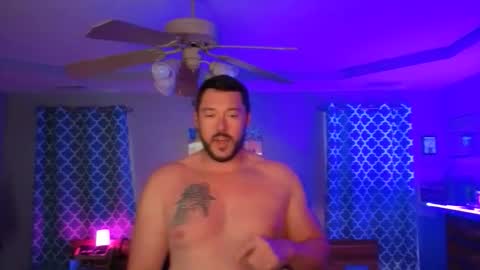 ruggedcharm777 online show from December 4, 2:35 pm