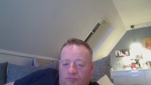 Snapshot of runepetter chatting on December 3, 8:17 pm bignorwegian online show from December 3, 8:17 pm