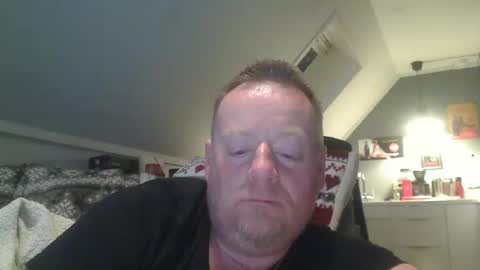 Snapshot of runepetter chatting on February 1, 9:40 pm bignorwegian online show from February 1, 9:40 pm
