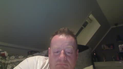 Snapshot of runepetter chatting on February 9, 11:25 pm bignorwegian online show from February 9, 11:25 pm