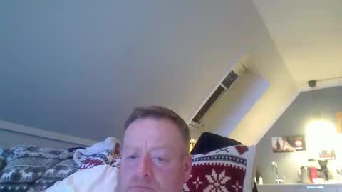 Snapshot of runepetter chatting on February 17, 8:58 pm bignorwegian online show from February 17, 8:58 pm