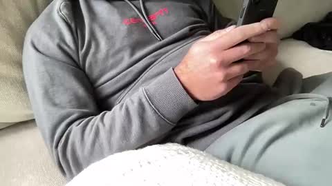 rungriff2323 online show from October 25, 7:15 pm