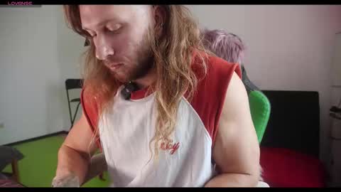 Snapshot of rusbigpaul chatting on September 30, 7:35 am Paul online show from September 30, 7:35 am