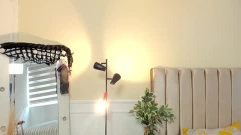 Snapshot of russ_w8 chatting on October 2, 4:44 pm Russ online show from October 2, 4:44 pm