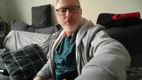 Snapshot of rusty69x chatting on December 20, 11:43 am rusty69x online show from December 20, 11:43 am