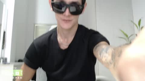 MillionDollarGuy online show from April 26, 1:58 am