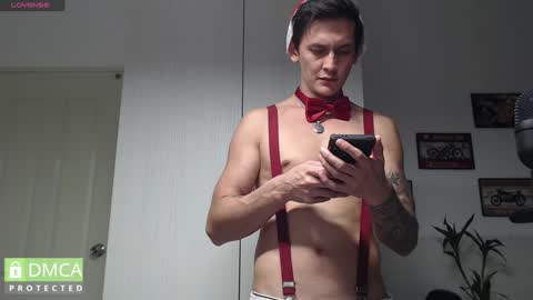 Snapshot of rustynf1tz chatting on December 28, 2:44 pm MillionDollarGuy online show from December 28, 2:44 pm