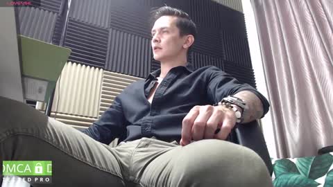 Snapshot of rustynf1tz chatting on January 26, 3:06 am MillionDollarGuy online show from January 26, 3:06 am