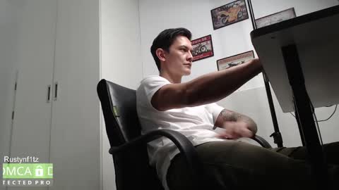 Snapshot of rustynf1tz chatting on February 17, 5:58 am MillionDollarGuy online show from February 17, 5:58 am