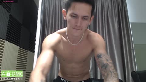 Snapshot of rustynf1tz chatting on January 17, 4:28 am MillionDollarGuy online show from January 17, 4:28 am