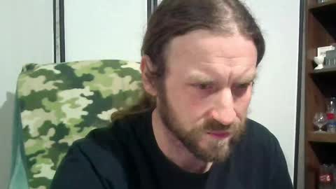 rwb1982 online show from April 19, 4:50 pm