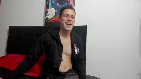 Snapshot of ryan15_ chatting on January 1, 11:18 pm Ryan 15 online show from January 1, 11:18 pm