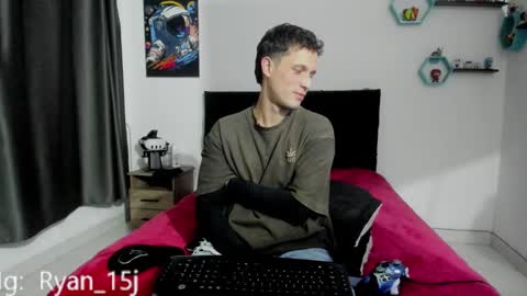 Snapshot of ryan15_ chatting on September 13, 4:13 am Ryan 15 online show from September 13, 4:13 am