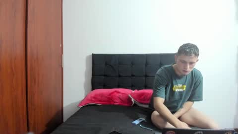 Snapshot of ryan15_ chatting on December 13, 9:58 am Ryan 15 online show from December 13, 9:58 am