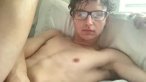 Snapshot of ryan287747 chatting on February 4, 9:52 pm ryan online show from February 4, 9:52 pm