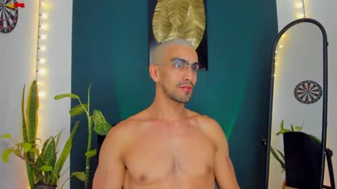 Snapshot of ryan_doyle chatting on September 23, 1:05 am Ryan independent model online show from September 23, 1:05 am