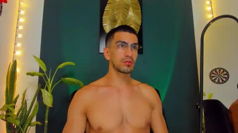 Snapshot of ryan_doyle chatting on September 13, 11:11 am Ryan independent model online show from September 13, 11:11 am