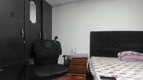 ryan_xc1 online show from April 27, 3:14 am