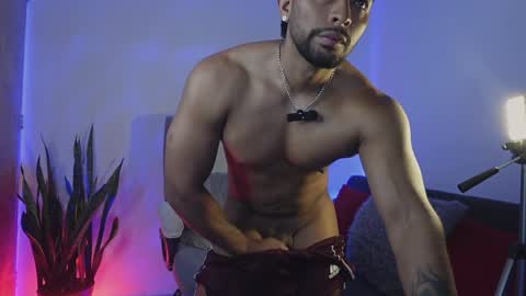 ryanboy30 online show from April 7, 9:15 pm