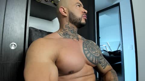 Snapshot of ryanjhonston chatting on October 11, 12:42 pm Ryan online show from October 11, 12:42 pm