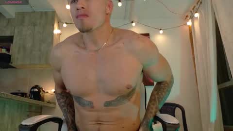 Snapshot of ryann_blue_ chatting on October 7, 11:53 pm Ryan Blue ig ryannblue online show from October 7, 11:53 pm