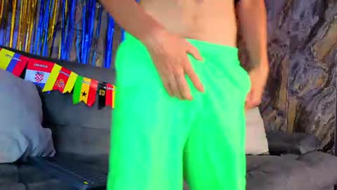 ryann_wolf online show from June 12, 9:12 pm