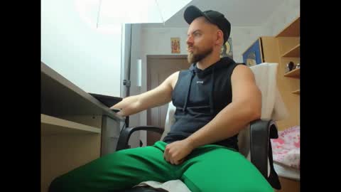 Ryanstone  online show from November 19, 5:51 am