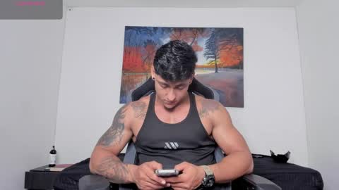 ryanwhite3 online show from April 9, 10:49 pm