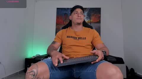 ryanwhite3 online show from March 25, 10:47 pm