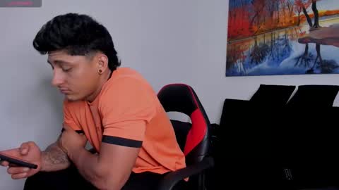 ryanwhite3 online show from December 20, 12:40 am